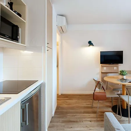 Adagio Access Prado Perier Aparthotel 3*